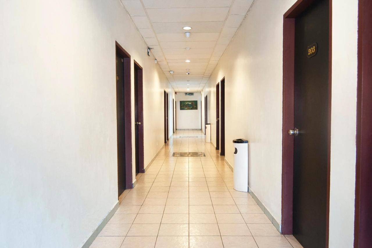 Oyo 89577 Kristal Hotel Keningau Esterno foto
